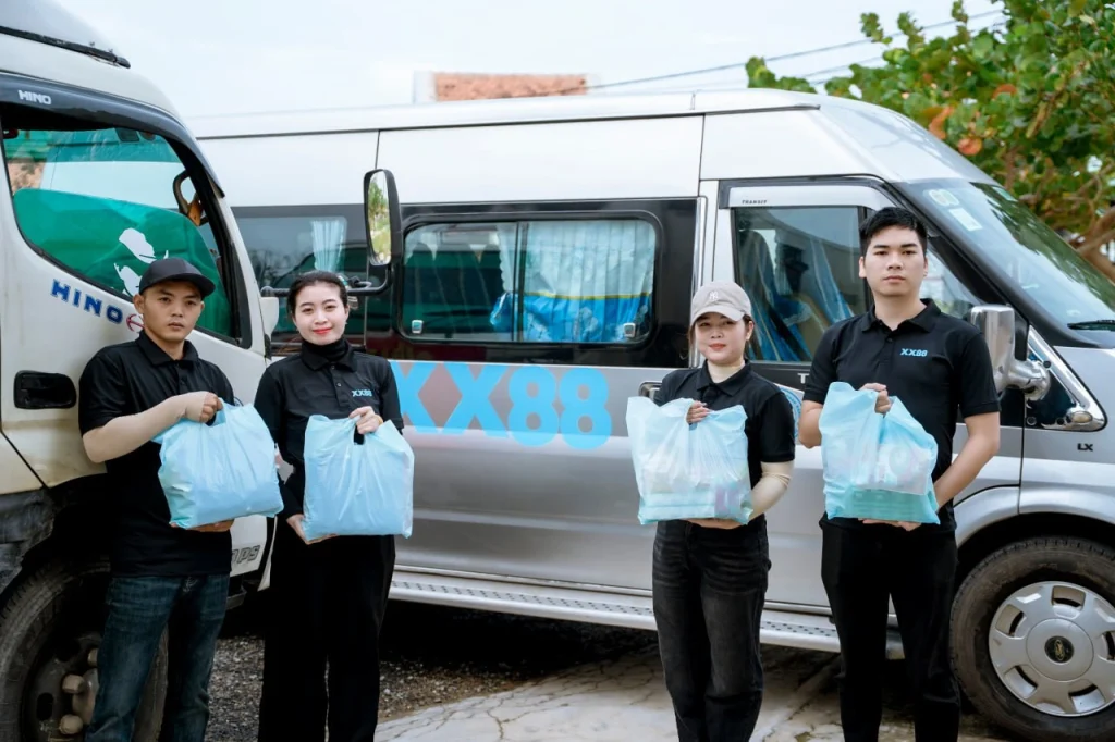 KJC - CHUNG TAY HƯỚNG VỀ BÀ CON VÙNG LŨ 8 photo 2025 12 05 21 19 02